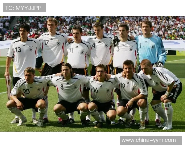 德国足球巨星排行榜盘点:历史与现役球员的荣耀与成就 德国足球巨星排行榜盘点:历史与现役球员的荣耀与成就