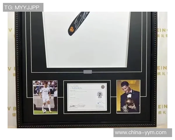 足坛巨星亲笔签名珍藏照见证辉煌瞬间与永恒荣耀 足坛巨星亲笔签名珍藏照见证辉煌瞬间与永恒荣耀